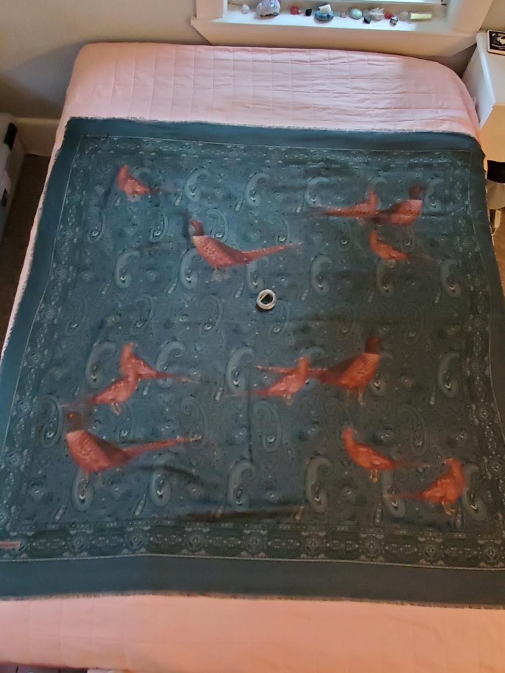 Vintage Georges Rech bird motif scarf, fair condition - Picture 13 of 13